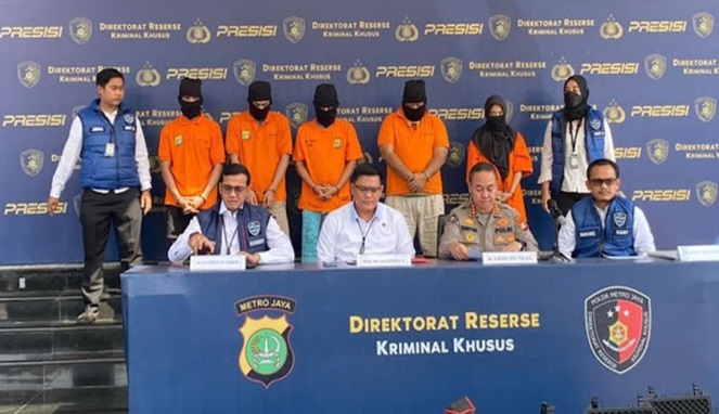 Polisi merilis lima pelaku yang terlibat dalam memproduksi film porno