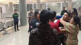 Petugas PT Pelni Makassar Diduga Pungli, Penumpang Ngamuk