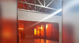 Gedung SMP Negeri 8 Makassar Dilalap Si Jago Merah