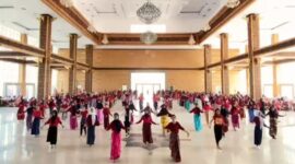 Suasana latihan tari kolosal Pa'Rimpungang Rimangkasara produksi Disdik Makassar di Istana Negara CPI, Makassar (Foto Istimewa)