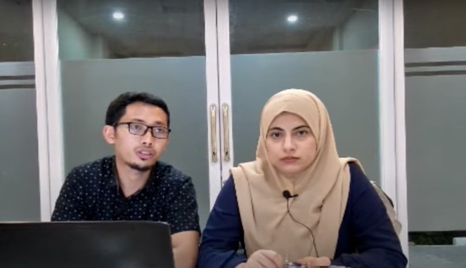 Husein bersama dengan Istri Asal Palestina
