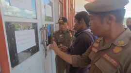 Ngamuk Gaji Tak Dibayar, Honorer Satpol PP Mamasa Segel Kantor BPKD
