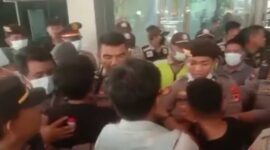 Demo Pemadaman Listrik di PLN Makassar Ricuh, Massa Terobos Masuk