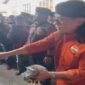Kampanyekan Prabowo, Penceramah Gus Miftah Bagi-bagi Uang