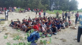 Pengungsi Wanita Diperkosa, Warga Rohingya Dikeroyok Massa