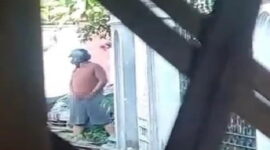 Sontoloyo, Pria Gendut di Makassar “Ngocok” Depan Emak-emak