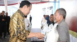 Jokowi Rajin Bagi-bagi Bansos hingga Naikkan Gaji PNS-PPPK, Netizen : Modus!