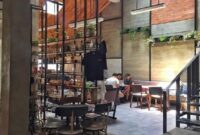 Salah satu kafe ternama di Makassar tempat dimana KJ bandar narkoba ditangkap dan dilepas