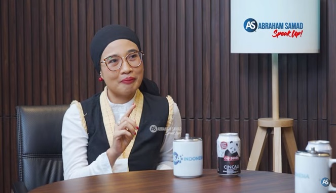 Okky Madasari Bongkar 5 Mitos Jokowi hingga Pemimpin Gemoy