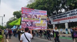 Lengserkan Jokowi, Tolak Pilpres Curang! Poros Buruh Geruduk KPU (Foto Istimewa)
