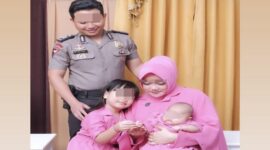 Tangkapan layar unggahan foto Owner KFSS Glow bersama suami di facebook