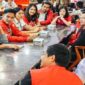 Jokowi bersama Kaesang Pangarep beserta kader PSI