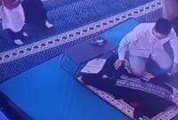 Tangkapan Layar Video Peserta Tadarus di Masjid UNM Makassar Meninggal Dunia Usai Baca Alquran