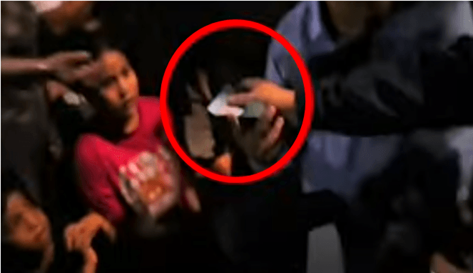 Tangkapan layar video viral Caleg DPR Ri Sulsel I Syarifuddin Dg Punna bagi-bagi uang