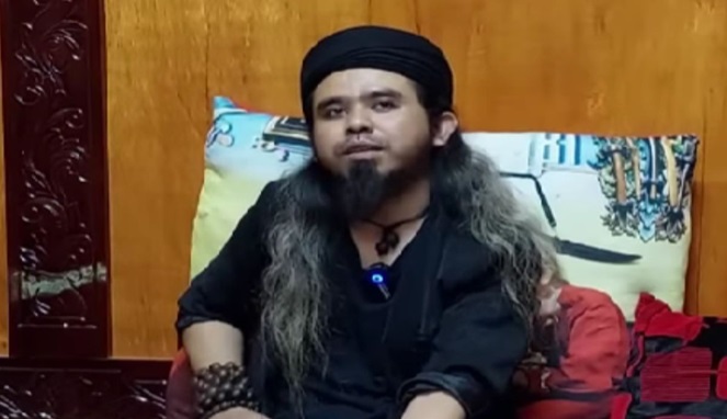 Praktisi paranormal ilmu gaib dan pengobatan supranatural, Syamsudin