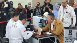 Tim Hukum AMIN Daftarkan Gugatan Pemilu Curang di MK