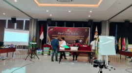 PPK Palakka melakukan perhitungan surat suara ulang.