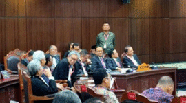 MK Tolak Dalil 01 dan 03, Anies-Ganjar Saling Lirik dan Tertawa