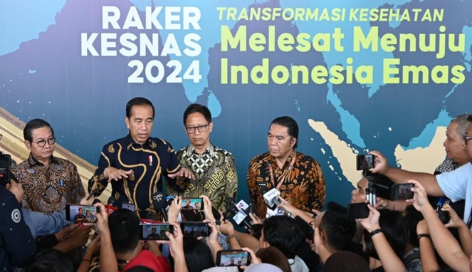 Jokowi menyampaikan keterangan di hadapan awak media usai menghadiri Rakerkesnas yang digelar di ICE BSD. (Foto: Setpres/Kris)