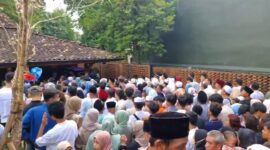Anies Baswedan Open House Diserbu Ribuan Warga