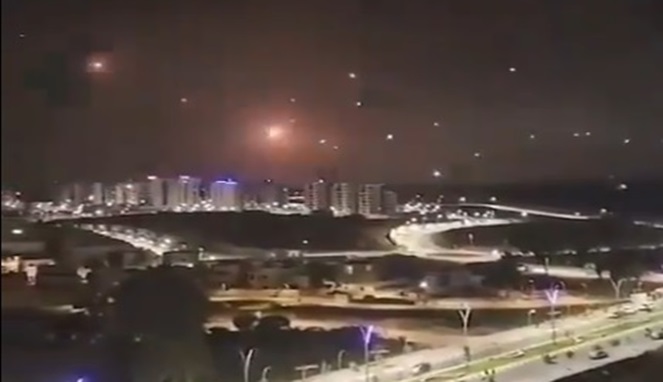 Iran Bombardir Israel dengan Puluhan Rudal dan Drone/X Twitter