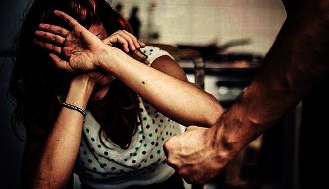 Marah-marah Tak Ada Makanan, Suami Hajar Istri hingga Bonyok (Foto Ilustrasi)