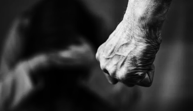 Siswi SMA yang Dianiaya Patah Tulang, Briptu AD Sangka Korban Pria (Foto Ilustrasi Penganiayaan)