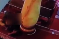 Pasangan Sesama Jenis Mesum di dalam Masjid Sumbar (Video Rekaman CCTV)