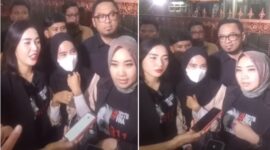 Linda Teman Vina (tengah) saat memberikan keterangan kepada wartawan di Polres Cirebon. 