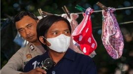 Penjual Siomay, Jeri (31) ditetapkan tersangka atas kasus pencurian celana dalam atau sempak wanita