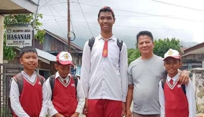 Sagil Siswa SD Tertinggi di Dunia (Foto Istimewa)