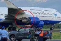 Penampakan mesin sayap kanan pesawat Garuda yang membawa 450 calon jemaah haji terbakar di Makassar (Foto Istimewa)