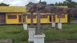 Bangunan di Pantai Tope Jawa, Takalar