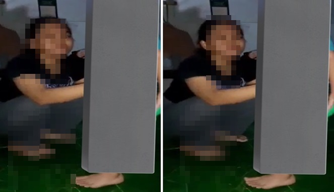 Gempar, Mama Muda Masturbasi Sambil Ngejos “Senjata” Bocah Sendiri (Tangkapan Layar Video)