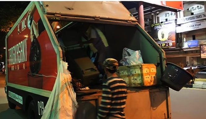 Mobil boks pengangkut sampah di Makassar (Ist)