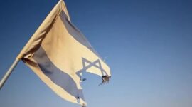 Ilustrasi Bendera Israel Robek Menandakan Kebangkrutan Negara Zionis