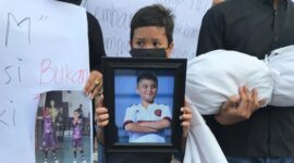 Keluarga Afif Maulana. (Dok. LBH Padang)