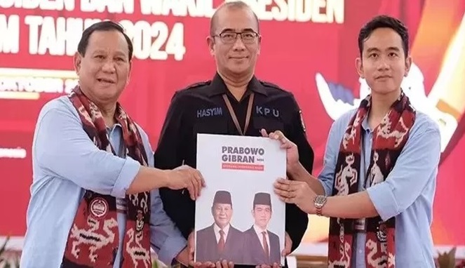 Ketua KPU Asusila bersama Prabowo-Gibran (Ist)