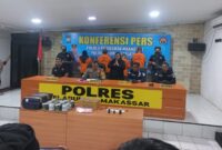 Kapolres AKBP Restu Wijayanto menggelar konferensi pers di Polres Pelabuhan Makassar (Ist)