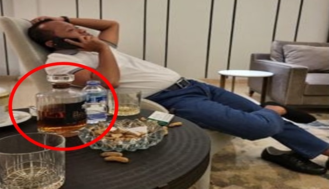 Foto Mirip Bahlil Lahadalia Menikmati Wiski (Ist)