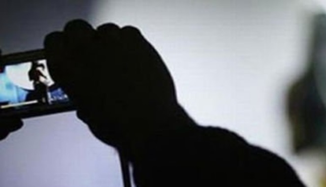 Pasutri Live Tiktok Ilustrasi