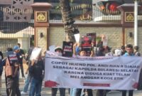 Serdadu Muda Nusantara (Sedara) menggelar aksi demonstrasi jilid II di depan Mabes Polri (Ist)