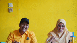 Legislator muda asal Maros dari Fraksi Golkar Muhammad Danial dan
Wakil Bupati Maros, Suhartina Bohari
