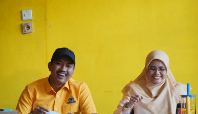 Legislator muda asal Maros dari Fraksi Golkar Muhammad Danial danWakil Bupati Maros, Suhartina Bohari