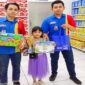 Shaqueena, siswa kelas 2 SDN Borong Makassar juara pertama dalam lomba mewarnai Indomaret Hertasning Kassi-kassi, Makassar.