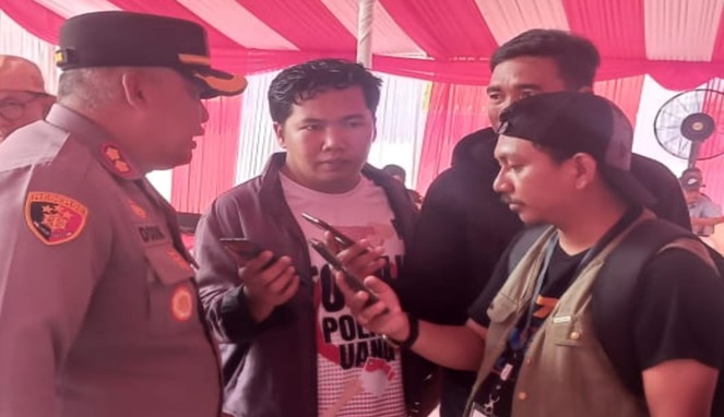Kapolres Barru, AKBP Dodik Susianto, saat diwawancari awak media