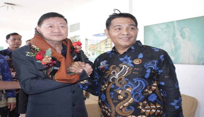 Ketua DPD Persatuan Jurnalis Indonesia (PJI) Sulsel, Akbar Hasan Noma Dg Polo (Kanan)