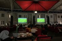 Nobar seru pecinta sepak bola di Hotel Swiss Belinn Panakkukang Makassar