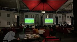 Nobar seru pecinta sepak bola di Hotel Swiss Belinn Panakkukang Makassar