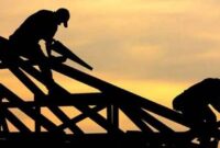 Ilustrasi para pekerja melakukan bedah rumah (Ist)